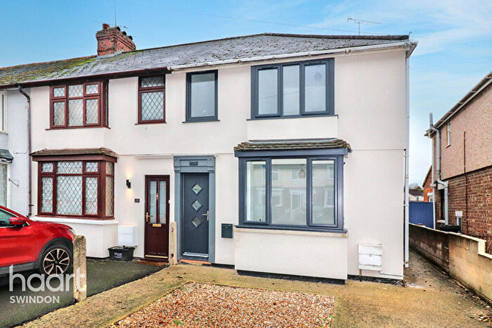 3 Bedroom End Of Terrace House To Rent In Wiltshire Avenue, Swindon, SN2