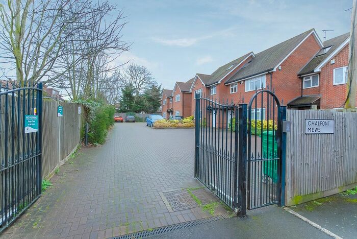 1 Bedroom Flat To Rent In Chalfont Mews, Hillingdon, Middlesex, UB10