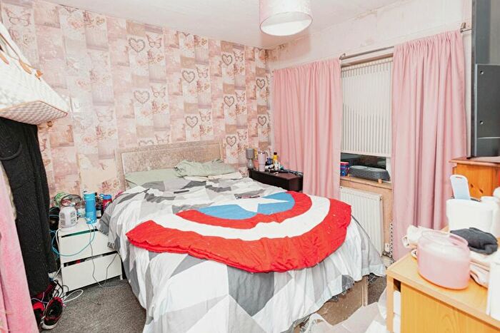 2 Bedroom Semi-Detached House For Sale In Rose Hill Road, Ashton-under-Lyne, OL6