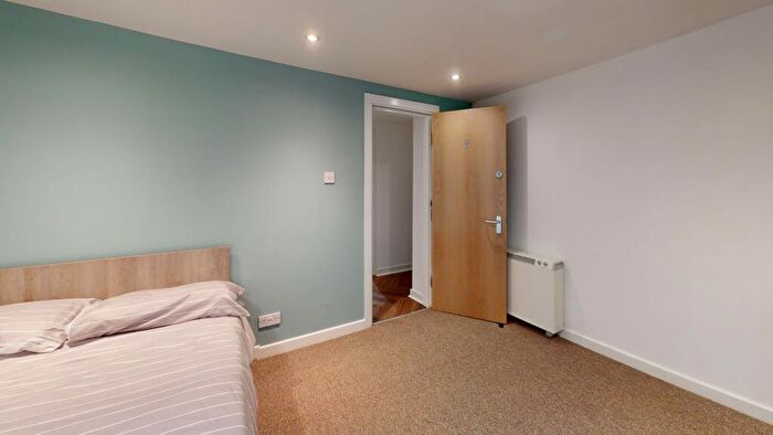 4 Bedroom Property To Rent In Flat, Hyde Terrace, LS2