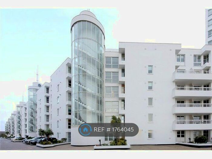 2 Bedroom Flat To Rent In Barrier Point Road, London, E16