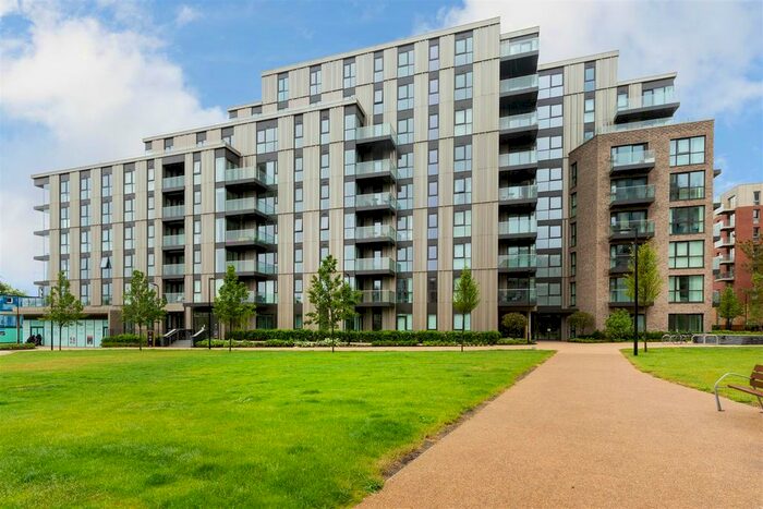 2 Bedroom Flat To Rent In Hartingtons Court, Coster Avenue, N4