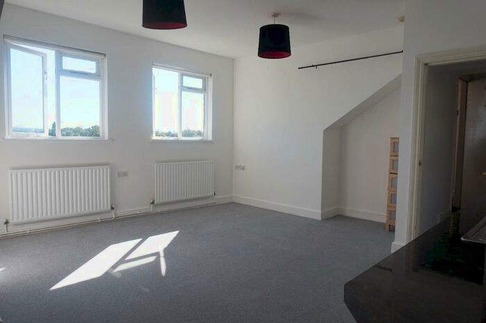 Studio To Rent In Beckenham Road, Bromley, BR3