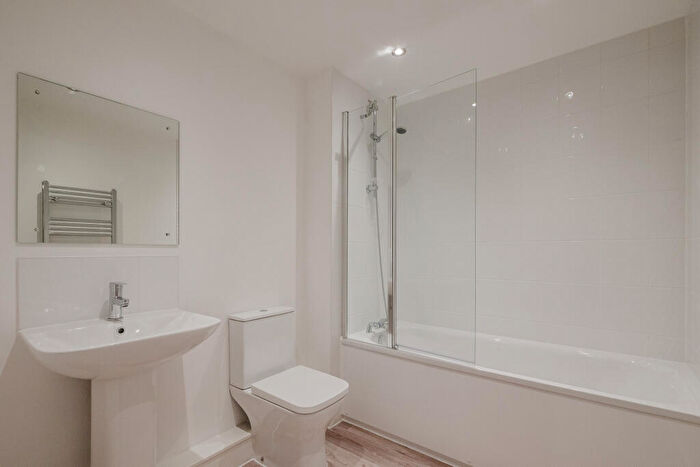 2 Bedroom Apartment To Rent In Brick Kiln Road, Manchester, M12