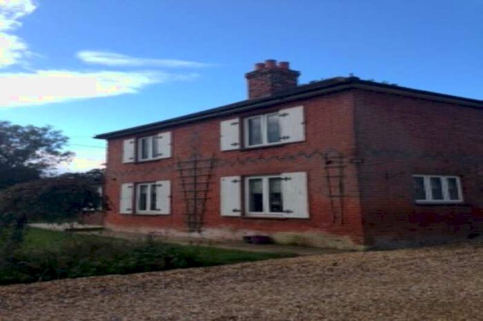 4 Bedroom Detached House To Rent In Long Garden Cottage Winchester Road, Botley, SO32