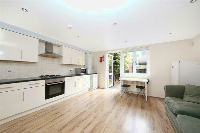 4 Bedroom House To Rent In Manchester Road, Isle Of Dogs, London, E14