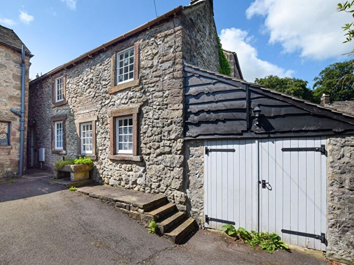 2 Bedroom Cottage For Sale In West Bank, Winster, DE4