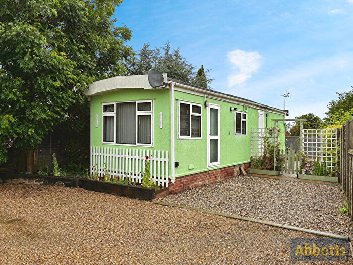 2 Bedroom Property To Rent In Barretts Lane, Needham Market, IP6