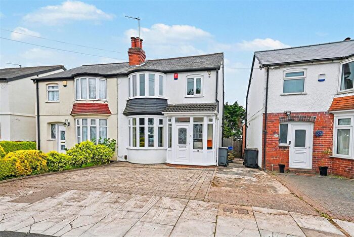 3 Bedroom Semi-Detached House For Sale In Stanley Avenue, Harborne, Birmingham, B32