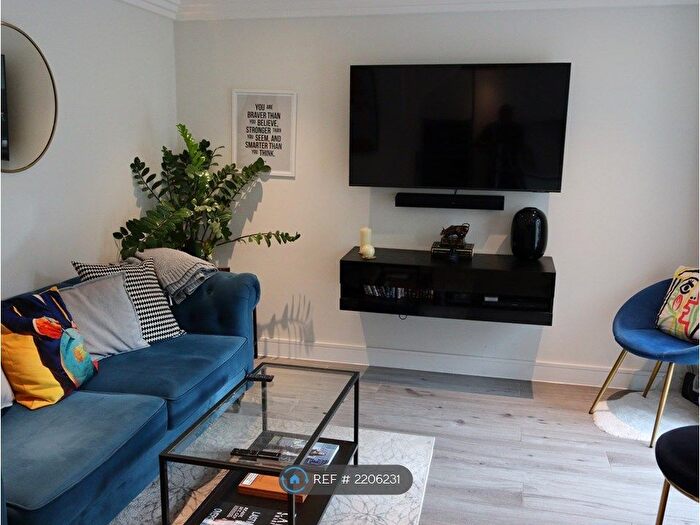 2 Bedroom Terraced House To Rent In South Norwood Hill, London, SE25