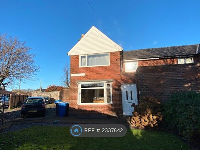 3 Bedroom Semi-Detached House To Rent In Bardsley Avenue, Warrington, WA5