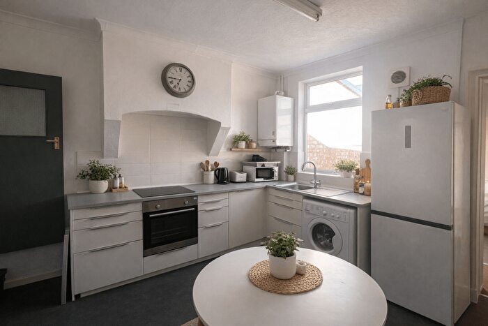 4 Bedroom Terraced House To Rent In Mettham Street, Lenton, Nottingham, NG7