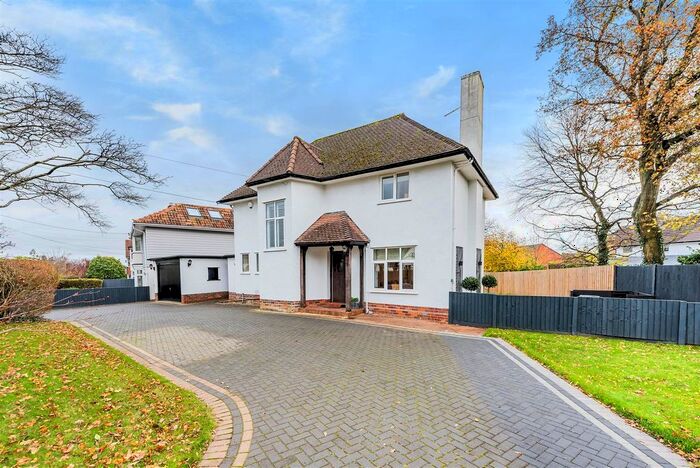 4 Bedroom Detached House For Sale In Stonegallows, Taunton, TA1