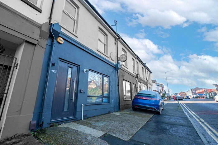 1 Bedroom Detached House To Rent In Christchurch Road, Bournemouth, BH7