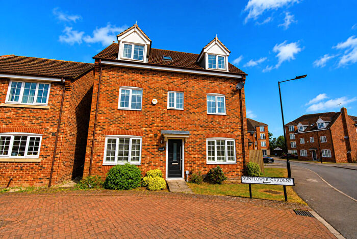 5 Bedroom Detached House For Sale In Sunflower Gardens, Bessacarr, Doncaster, DN4
