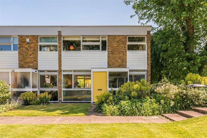 3 Bedroom House For Sale In The Plantation, Blackheath, SE3