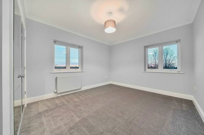 2 Bedroom Apartment To Rent In Page Heath Lane, Bromley, Kent, BR1