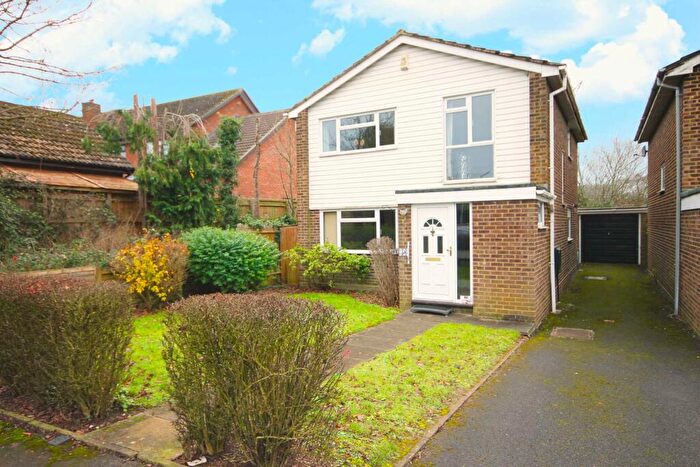 4 Bedroom Detached House To Rent In Welby Crescent, Winnersh, RG41