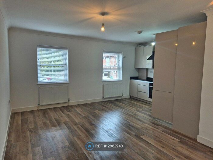 1 Bedroom Flat To Rent In Wokingham Road, Reading, RG6