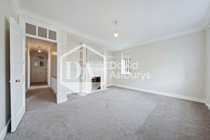 3 Bedroom Apartment To Rent In Fortis Green, Muswell Hill, London, N10