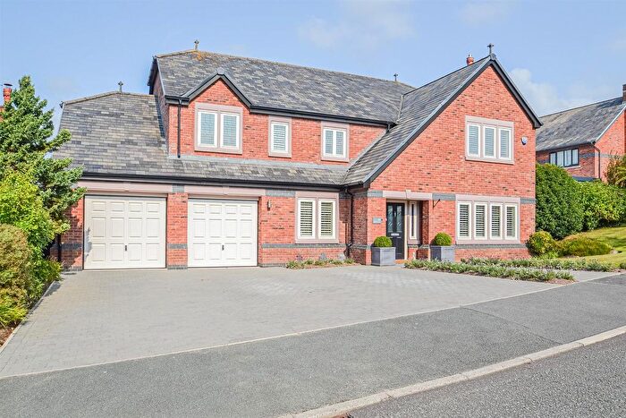 5 Bedroom Detached House For Sale In High Warren Close, Appleton, Warrington, WA4
