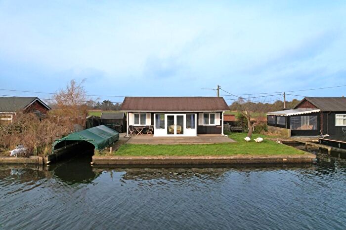 2 Bedroom Detached Bungalow For Sale In Potter Heigham, NR29