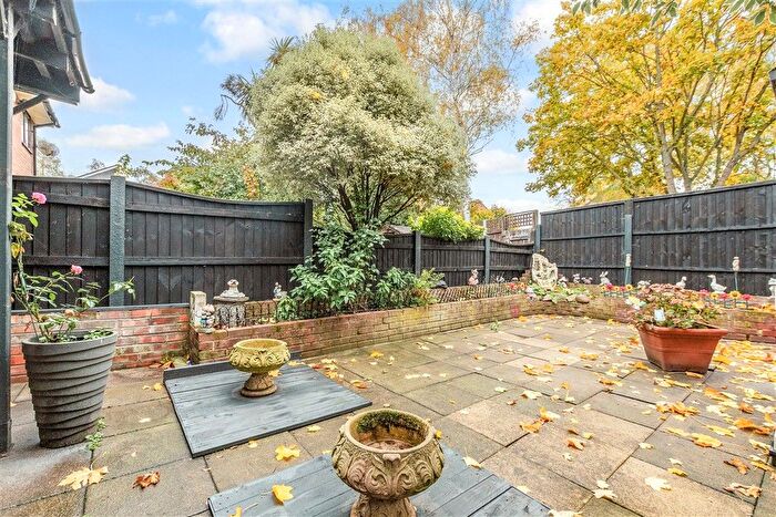 3 Bedroom Terraced House For Sale In Ormesby Close, London, SE28