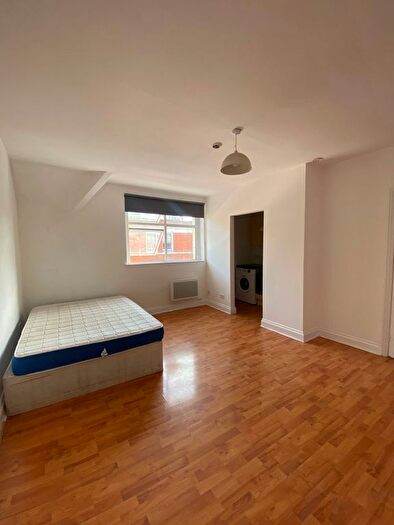 Studio To Rent In Willesden High Road, London, NW10