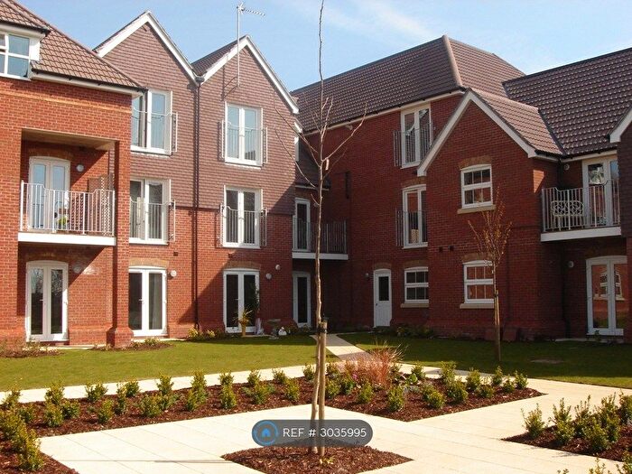 2 Bedroom Flat To Rent In Edward House, Poole, BH12
