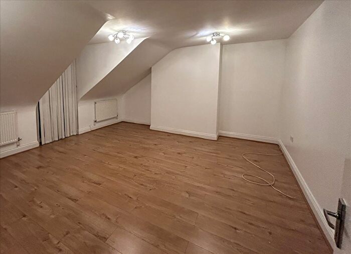 1 Bedroom Flat To Rent In Balmoral Road, Gillingham, ME7