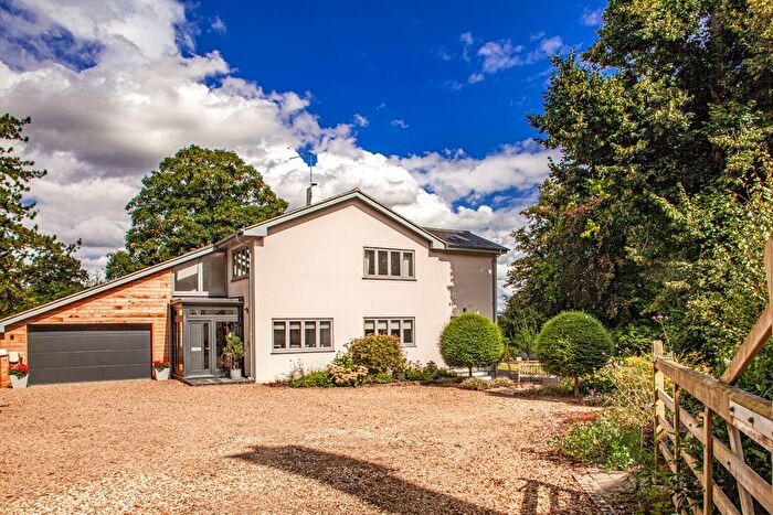 5 Bedroom Detached House For Sale In The Cygnets, Streatley On Thames, RG8