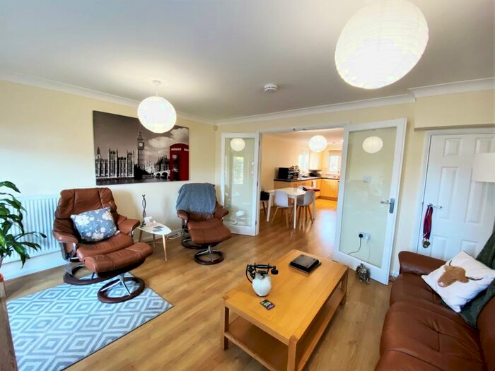 3 Bedroom Semi-Detached House To Rent In Friary Court, Bury St Edmunds, IP33