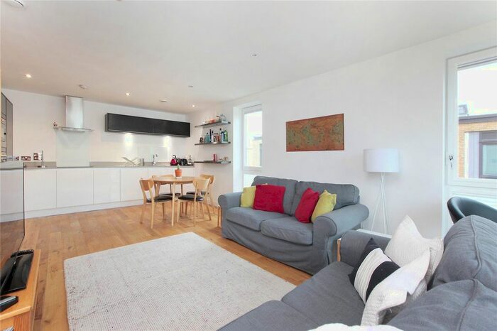 2 Bedroom Flat To Rent In Francis House, Eltringham Street, The Schoolyard, Wandsworth, SW18