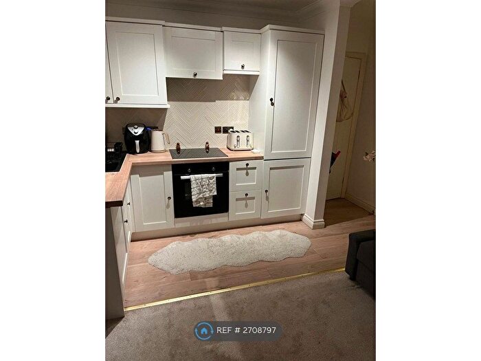 1 Bedroom Flat To Rent In Alhambra Road, Southsea, PO4