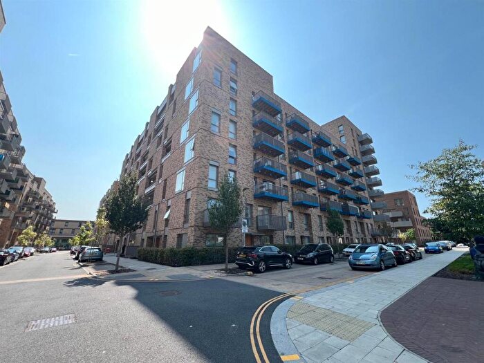 2 Bedroom Flat For Sale In Mast Street, Barking, IG11