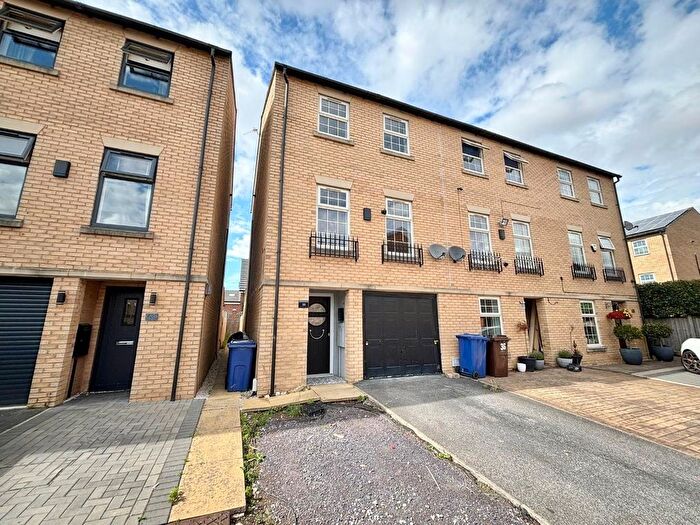 3 Bedroom Town House For Sale In Monument Drive, Brierley, Barnsley, S72
