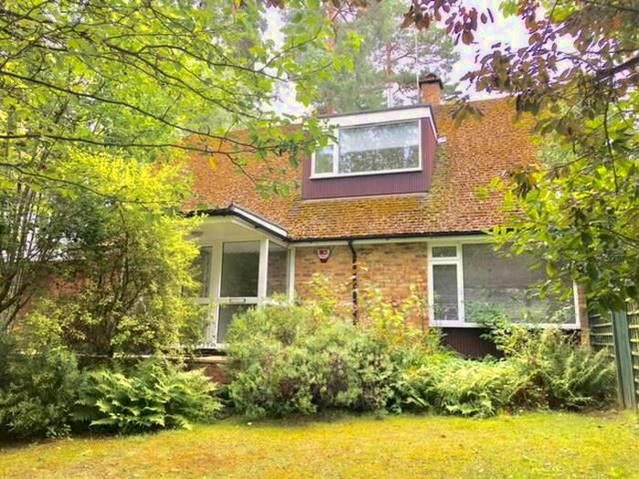 4 Bedroom Detached House To Rent In Heathermount Drive, Crowthorne, RG45