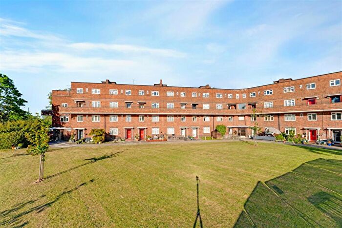 4 Bedroom Duplex For Sale In Lonsdale Road, Barnes, SW13
