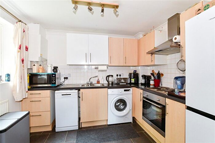 2 Bedroom Flat For Sale In Edelin Road, Bearsted, Maidstone, Kent, ME14