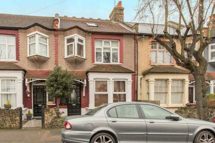 4 Bedroom House To Rent In Mount Avenue, London, E4