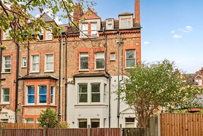 2 Bedroom Flat For Sale In Ivy Road, Brockley, London, SE4