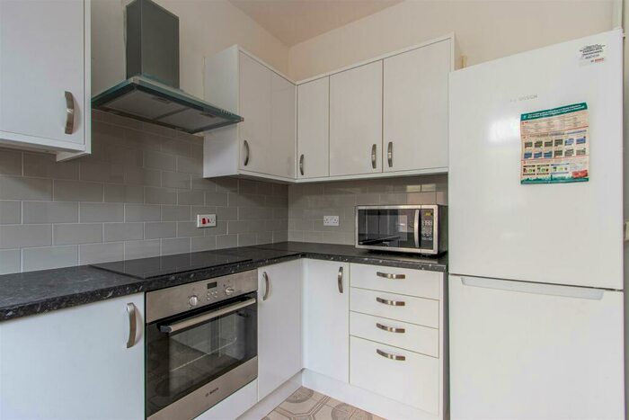 5 Bedroom Private Hall To Rent In Mackintosh Place, Roath, CF24