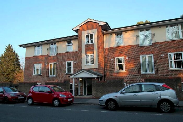 2 Bedroom Flat To Rent In Boltro Road, Haywards Heath RH16