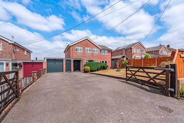 5 Bedroom Detached House For Sale In Bulford Road, Shipton Bellinger, Tidworth, SP9