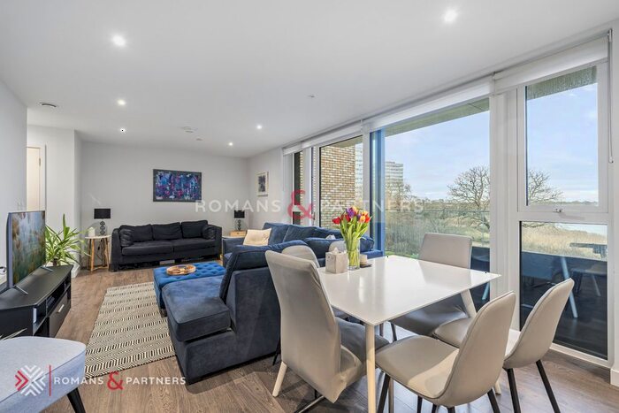 2 Bedroom Flat To Rent In Goldcrest Building, Woodberry Down, N4