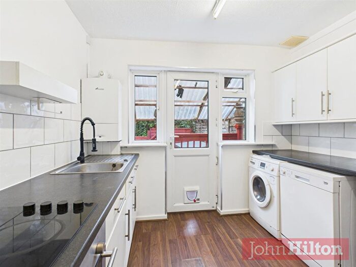 2 Bedroom Flat To Rent In Devonian Court, Park Crescent Place, Brighton, BN2