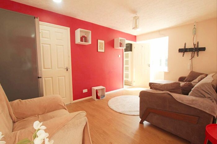 1 Bedroom Flat To Rent In Rossetti Road, London, SE16
