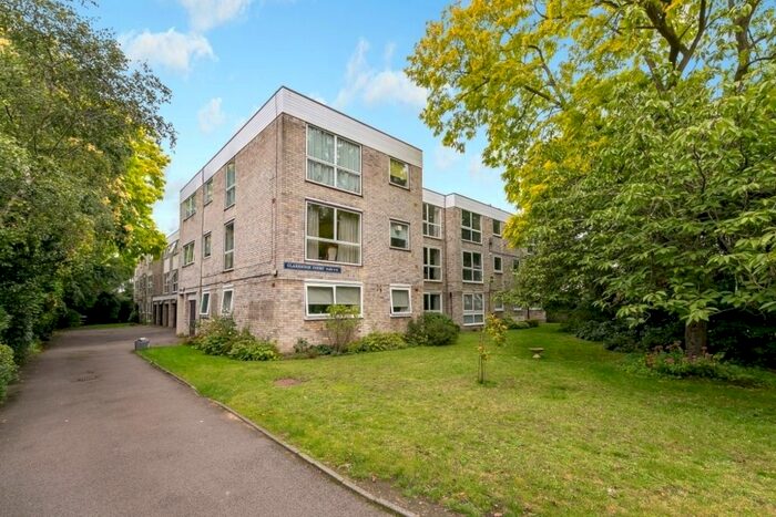 2 Bedroom Flat To Rent In Clarendon Court, Kew, Richmond, Surrey, TW9
