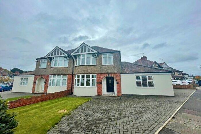 4 Bedroom Semi-Detached House To Rent In Birchfield Road East, Northampton, NN3