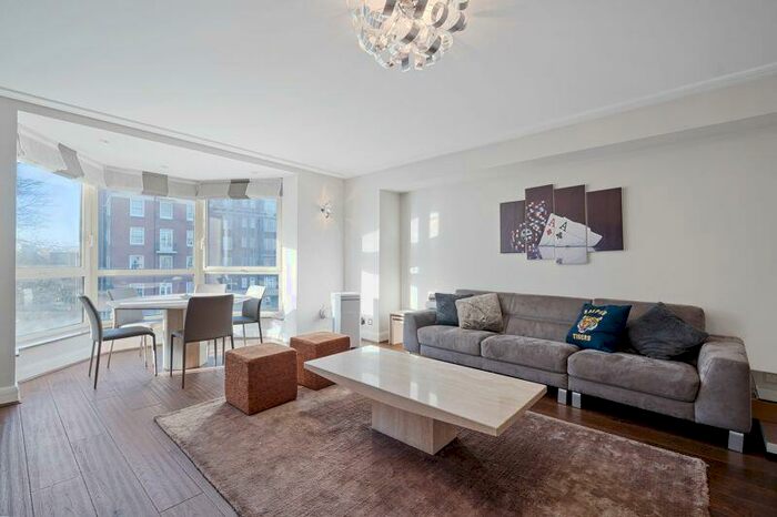 2 Bedroom Flat To Rent In Balmoral Court, Queens Terrace, London, NW8